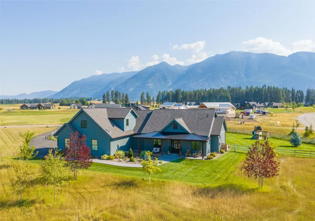 Photo 2 of Single family home for sale at 8 Towering Pine Ct, Kalispell, MT 59901 | MLS# 30077023 | Listing updated on 2026-10-06