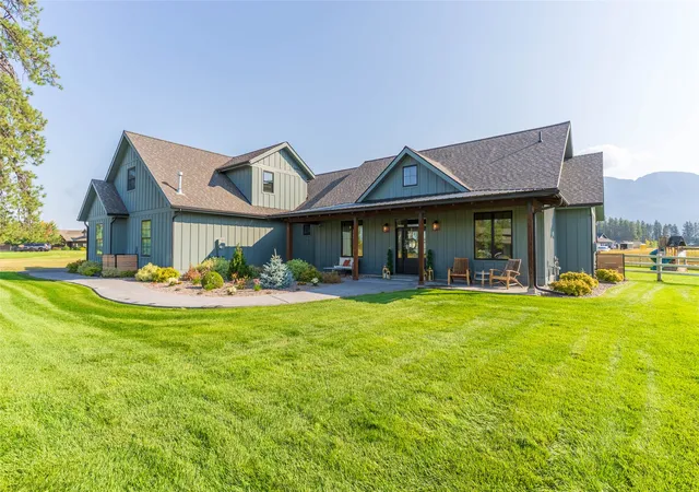 Photo 3 of Single family home for sale at 8 Towering Pine Ct, Kalispell, MT 59901 | MLS# 30077023 | Listing updated on 2026-10-06