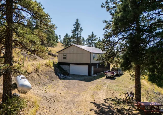 Photo 3 of Single family home for sale at 16 Loggers Ln, Cascade, MT 59421 | MLS# 30076696 | Listing updated on 2026-09-15