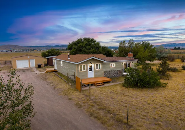 Photo 2 of Single family home for sale at 7988 Bergren Dr, Helena, MT 59602 | MLS# 30077001 | Listing updated on 2026-09-09