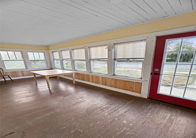 Photo 3 of Single family home for sale at 138 2nd Ave Se, Cut Bank, MT 59427 | MLS# 30077280 | Listing updated on 2026-09-21