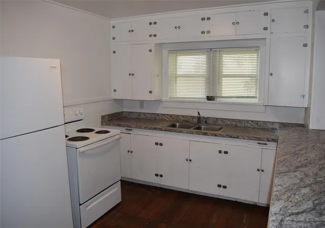Photo 3 of Single family home for sale at 607 S Wisconsin St, Conrad, MT 59425 | MLS# 30077358 | Listing updated on 2026-09-14