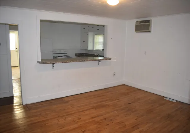 Photo 3 of Single family home for sale at 607 S Wisconsin St, Conrad, MT 59425 | MLS# 30077358 | Listing updated on 2026-09-14