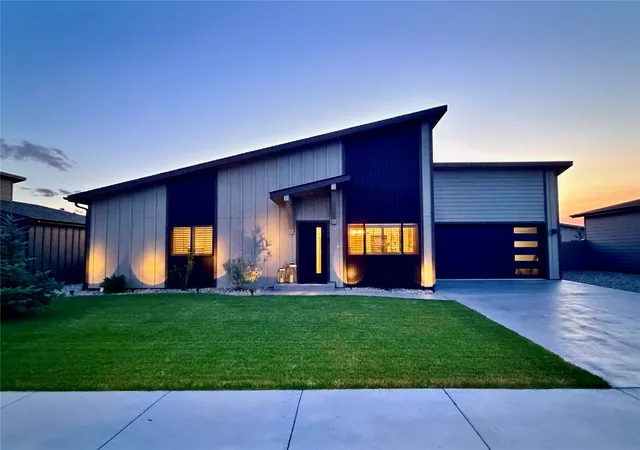 Photo 1 of Single family home for sale at 3412 Goldenrod Ln, Kalispell, MT 59901 | MLS# 30077380 | Listing updated on 2026-09-10