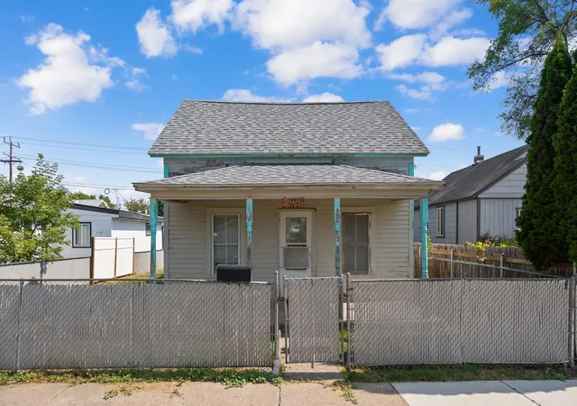 Photo 1 of Single family home for sale at 317 8th Ave W, Kalispell, MT 59901 | MLS# 30077185 | Listing updated on 2026-09-21