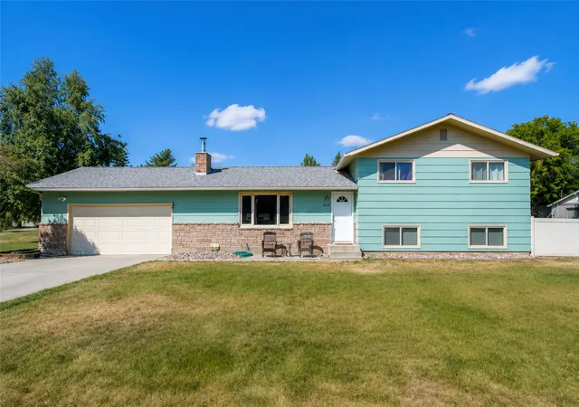 Photo 2 of Single family home for sale at 215 Park Dr, Kalispell, MT 59901 | MLS# 30077029 | Listing updated on 2026-09-09