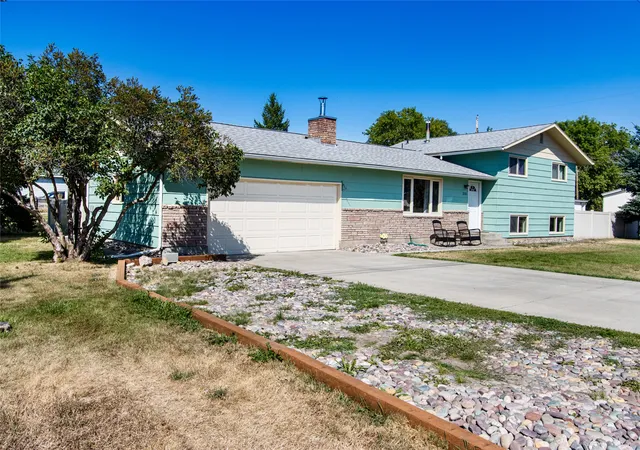 Photo 3 of Single family home for sale at 215 Park Dr, Kalispell, MT 59901 | MLS# 30077029 | Listing updated on 2026-09-09