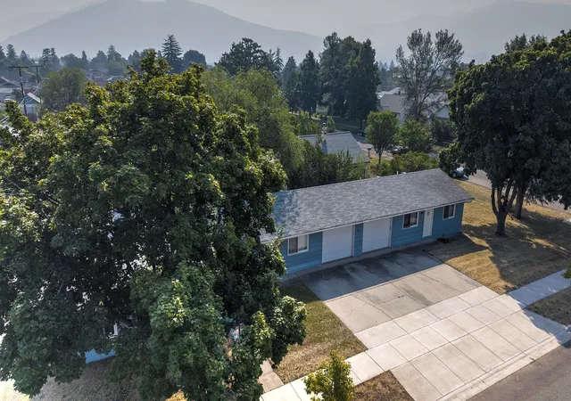 Photo 3 of House for sale at 1420 /1430 Grant St, Missoula, MT 59801 | MLS# 30076995 | Listing updated on 2026-09-07
