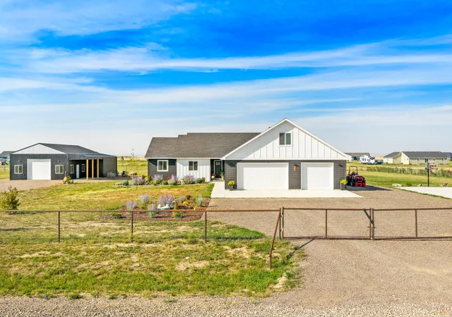 Photo 3 of Single family home for sale at 7 Libra Ln, Great Falls, MT 59404 | MLS# 30076334 | Listing updated on 2026-08-31