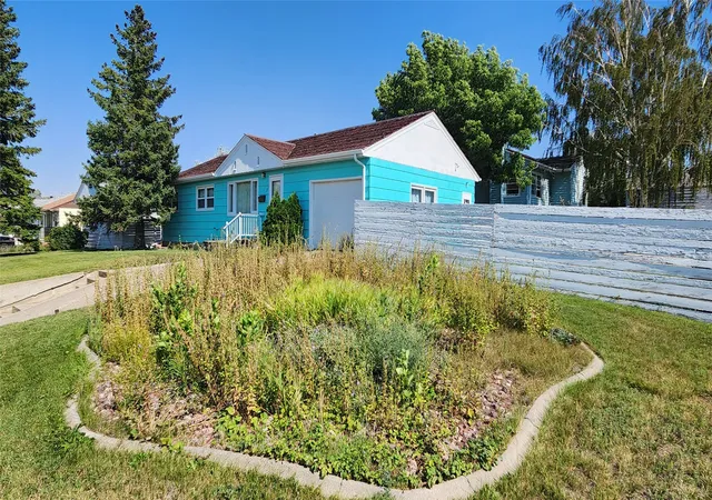 Photo 2 of Single family home for sale at 237 1st Ave Sw, Cut Bank, MT 59427 | MLS# 30076300 | Listing updated on 2026-09-18