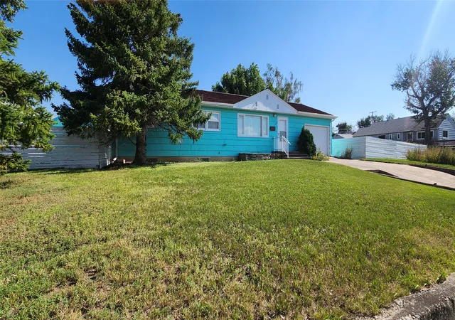Photo 3 of Single family home for sale at 237 1st Ave Sw, Cut Bank, MT 59427 | MLS# 30076300 | Listing updated on 2026-09-18