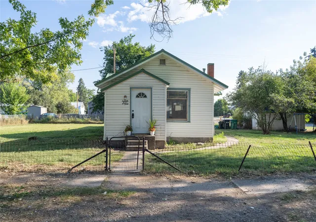 Photo 1 of Single family home for sale at 427 Buchanan St Sw, Ronan, MT 59864 | MLS# 30077532 | Listing updated on 2026-09-10