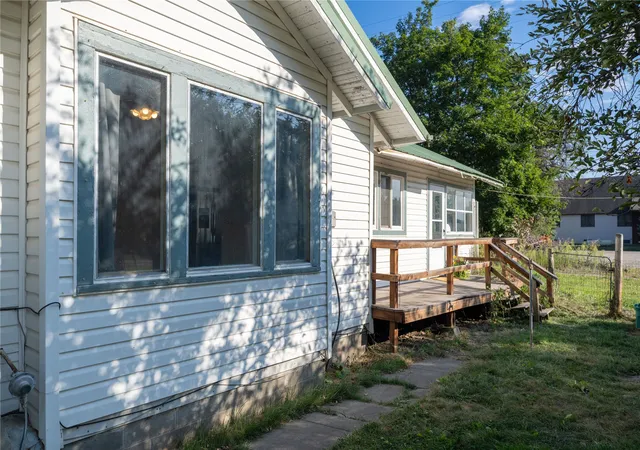 Photo 2 of Single family home for sale at 427 Buchanan St Sw, Ronan, MT 59864 | MLS# 30077532 | Listing updated on 2026-09-10