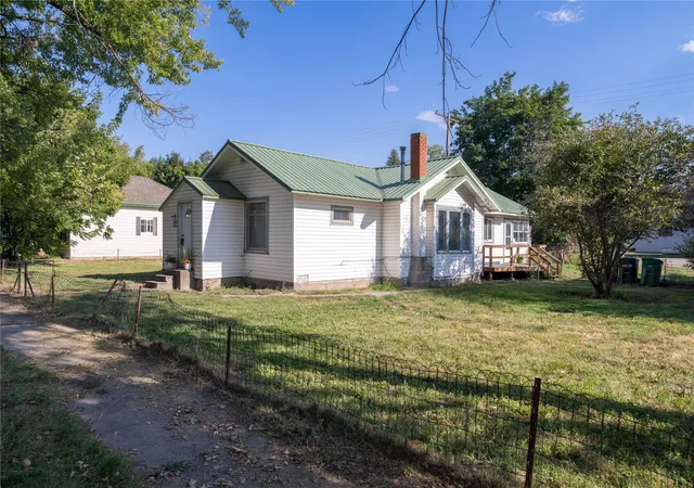 Photo 3 of Single family home for sale at 427 Buchanan St Sw, Ronan, MT 59864 | MLS# 30077532 | Listing updated on 2026-09-10