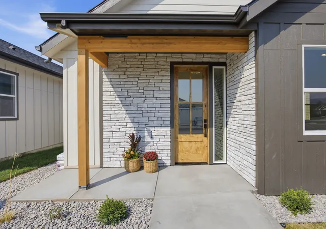 Photo 3 of Single family home for sale at 2535 Chuck Wagon Dr, Missoula, MT 59808 | MLS# 30077154 | Listing updated on 2026-09-23