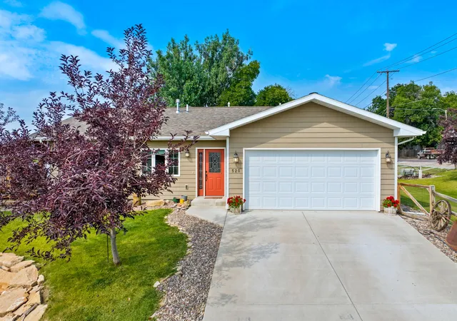 Photo 2 of Single family home for sale at 520 23rd St Ne, Black Eagle, MT 59414 | MLS# 30077553 | Listing updated on 2026-09-02