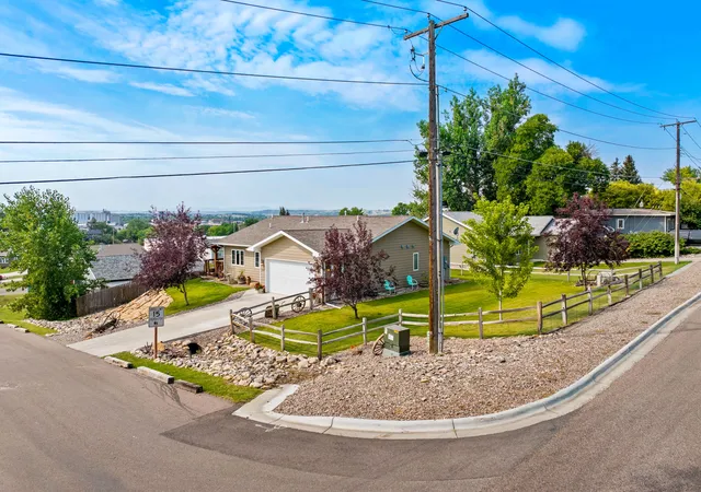 Photo 3 of Single family home for sale at 520 23Rd St Ne, Black Eagle, MT 59414 | MLS# 30077553 | Listing updated on 2026-09-02