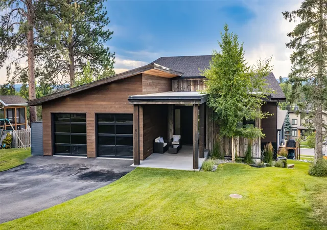 Photo 2 of Single family home for sale at 82 Ponderosa Ct, Whitefish, MT 59937 | MLS# 30076944 | Listing updated on 2026-09-06