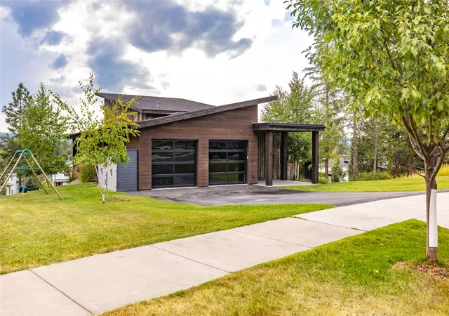 Photo 3 of Single family home for sale at 82 Ponderosa Ct, Whitefish, MT 59937 | MLS# 30076944 | Listing updated on 2026-09-06