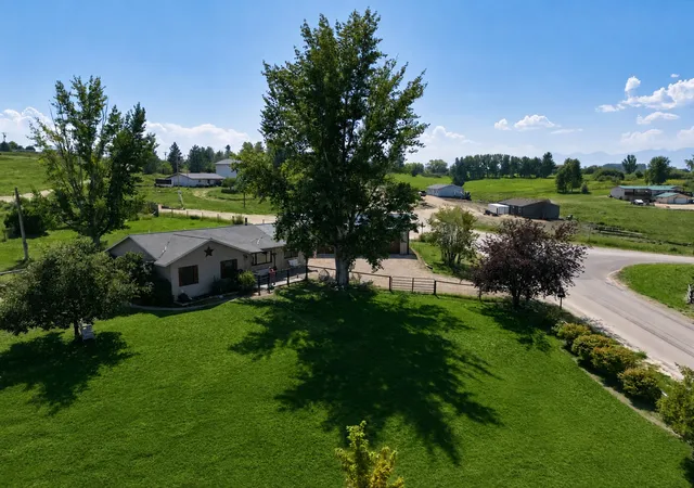 Photo 2 of Single family home for sale at 4044 Illinois Bench Rd, Stevensville, MT 59870 | MLS# 30077630 | Listing updated on 2026-09-02