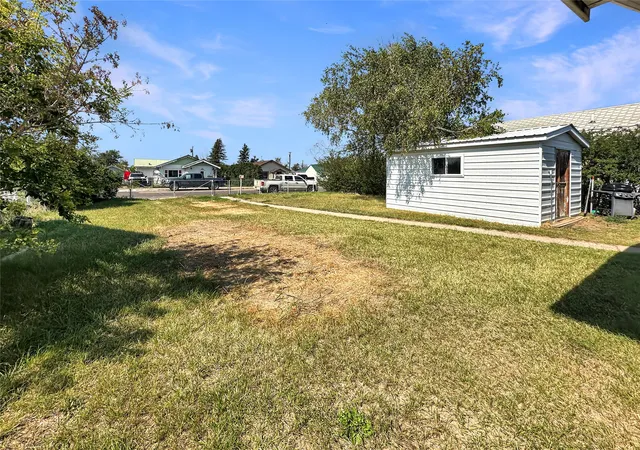 Photo 2 of Single family home for sale at 25 2nd Avenue Sw, Cut Bank, MT 59427 | MLS# 30077484 | Listing updated on 2026-08-31