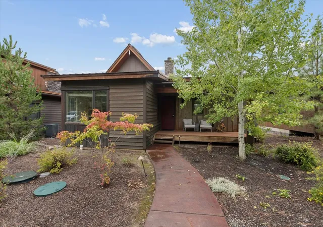 Photo 1 of Single family home for sale at 44 Cottage Lake Ln, Eureka, MT 59917 | MLS# 30077658 | Listing updated on 2026-09-09