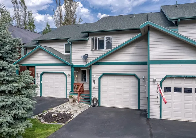 Photo 3 of Townhouse for sale at 121 Glacier Vista Dr, West Glacier, MT 59936 | MLS# 30077470 | Listing updated on 2026-09-21