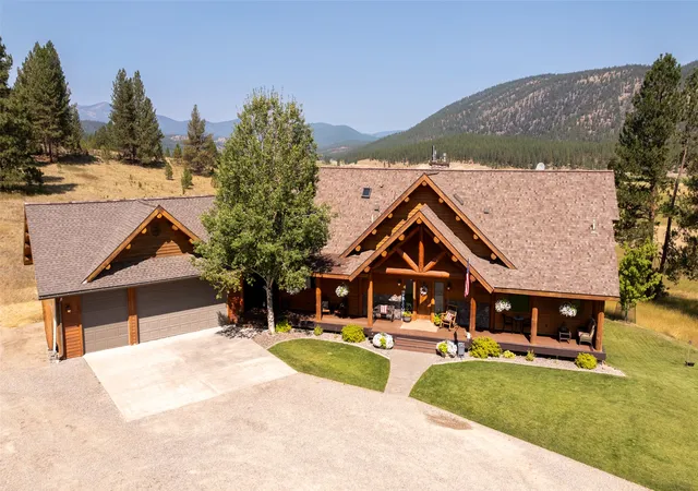 Photo 3 of Single family home for sale at 1201 Shaw Ln, Bonner, MT 59823 | MLS# 30077299 | Listing updated on 2026-09-02