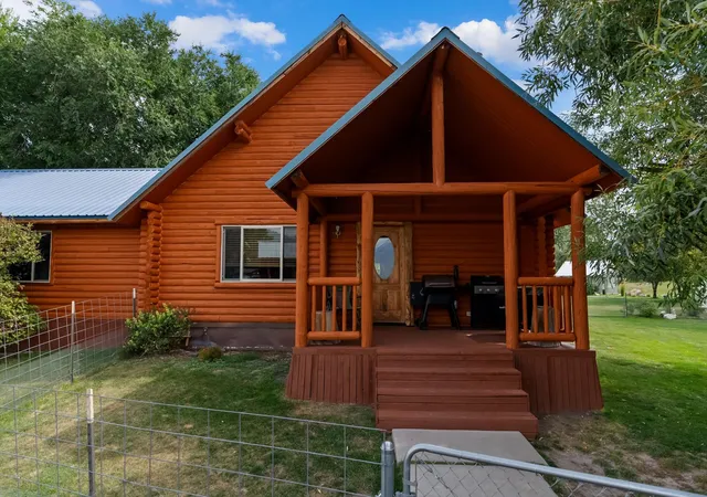 Photo 3 of Single family home for sale at 536 Foley Ln, Hamilton, MT 59840 | MLS# 30077625 | Listing updated on 2026-09-09