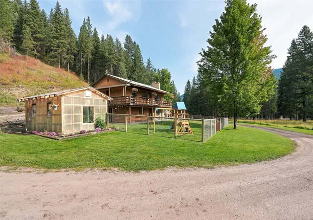 Photo 2 of Single family home for sale at 4255 Petty Crk Rd, Alberton, MT 59820 | MLS# 30077616 | Listing updated on 2026-09-19