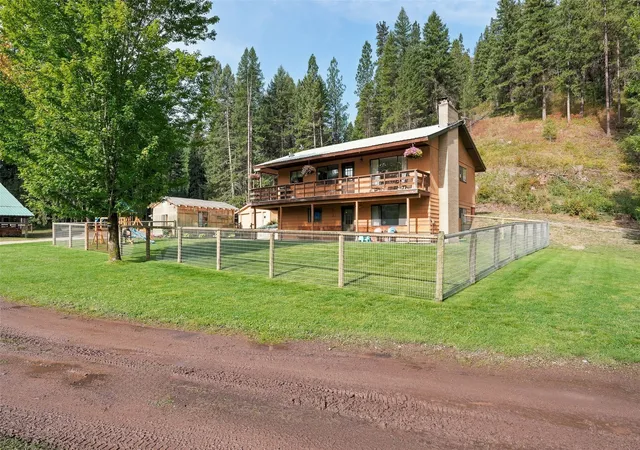 Photo 3 of Single family home for sale at 4255 Petty Crk Rd, Alberton, MT 59820 | MLS# 30077616 | Listing updated on 2026-09-19