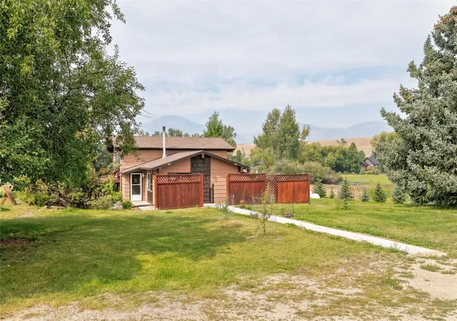 Photo 1 of Single family home for sale at 646 Three Mile Crk Rd, Stevensville, MT 59870 | MLS# 30077343 | Listing updated on 2026-09-02