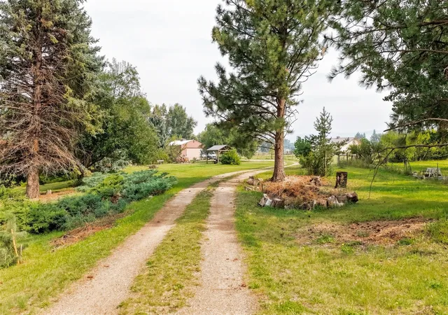 Photo 2 of Single family home for sale at 646 Three Mile Crk Rd, Stevensville, MT 59870 | MLS# 30077343 | Listing updated on 2026-09-02