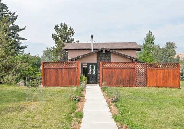 Photo 3 of Single family home for sale at 646 Three Mile Crk Rd, Stevensville, MT 59870 | MLS# 30077343 | Listing updated on 2026-09-02