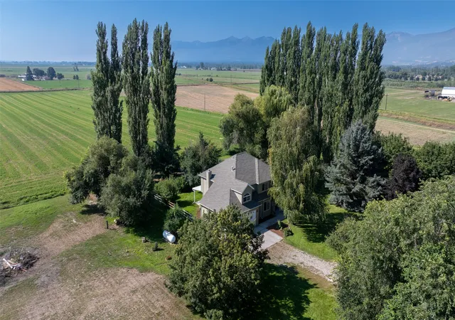 Photo 2 of Single family home for sale at 425 Willoughby Ln, Stevensville, MT 59870 | MLS# 30077422 | Listing updated on 2026-09-07