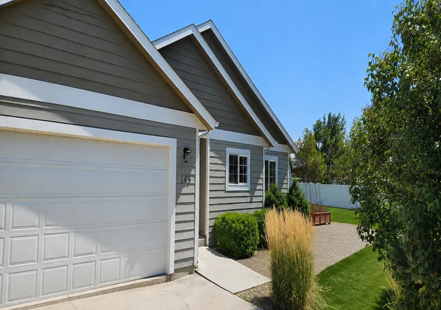 Photo 3 of Single family home for sale at 143 Kalispell Acres Ln, Kalispell, MT 59901 | MLS# 30076829 | Listing updated on 2026-09-08