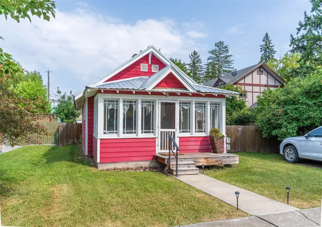 Photo 2 of Single family home for sale at 435 Park Ave, Whitefish, MT 59937 | MLS# 30077109 | Listing updated on 2026-09-05