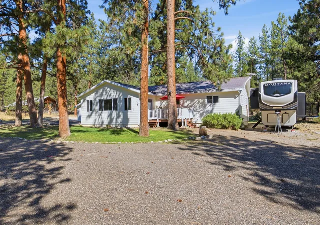 Photo 3 of Single family home for sale at 516 Pebble Ln, Hamilton, MT 59840 | MLS# 30077582 | Listing updated on 2026-09-03