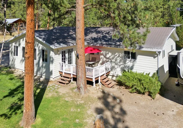 Photo 4 of Single family home for sale at 516 Pebble Ln, Hamilton, MT 59840 | MLS# 30077582 | Listing updated on 2026-09-03