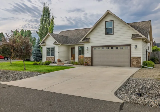 Photo 3 of Single family home for sale at 835 Cap Rd, Helena, MT 59602 | MLS# 30077602 | Listing updated on 2026-09-12