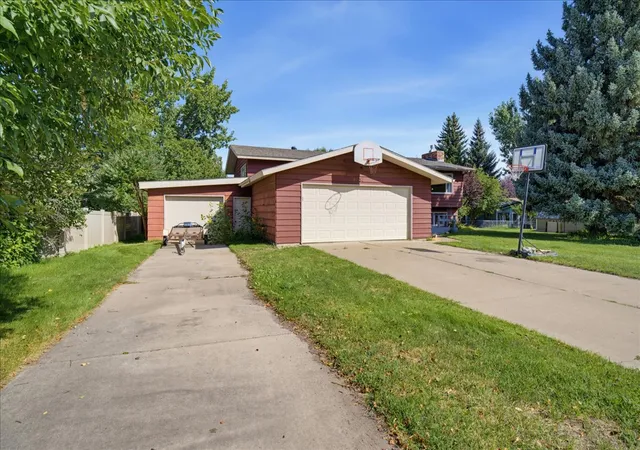 Photo 4 of Single family home for sale at 1131 18th Avenue SW, Great Falls, MT 59404 | MLS# 30077718 | Listing updated on 2026-09-14