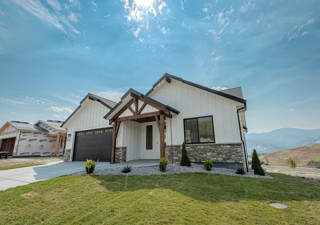 Photo 3 of Single family home for sale at 7817 Parker Lee Ct, Missoula, MT 59803 | MLS# 30077284 | Listing updated on 2026-09-16