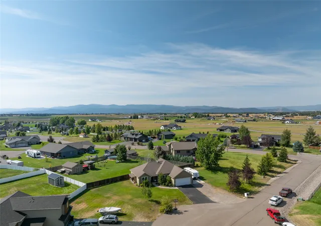 Photo 2 of Single family home for sale at 118 Snowcrest Ct, Kalispell, MT 59901 | MLS# 30077820 | Listing updated on 2026-09-02