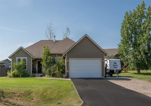 Photo 3 of Single family home for sale at 118 Snowcrest Ct, Kalispell, MT 59901 | MLS# 30077820 | Listing updated on 2026-09-02