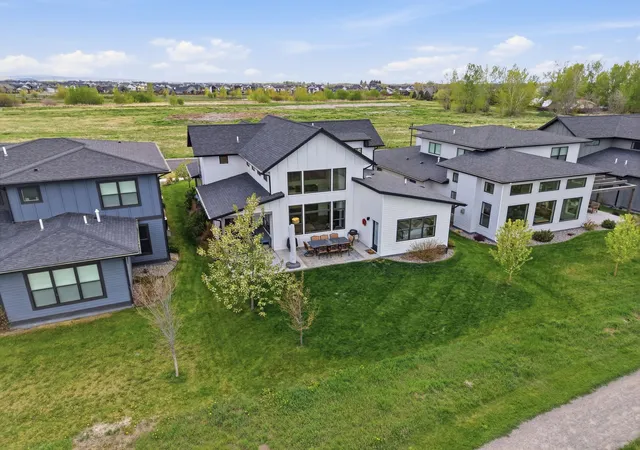 Photo 1 of Single family home for sale at 1976 Vaquero Pkwy, Bozeman, MT 59718 | MLS# 30077502 | Listing updated on 2026-09-02