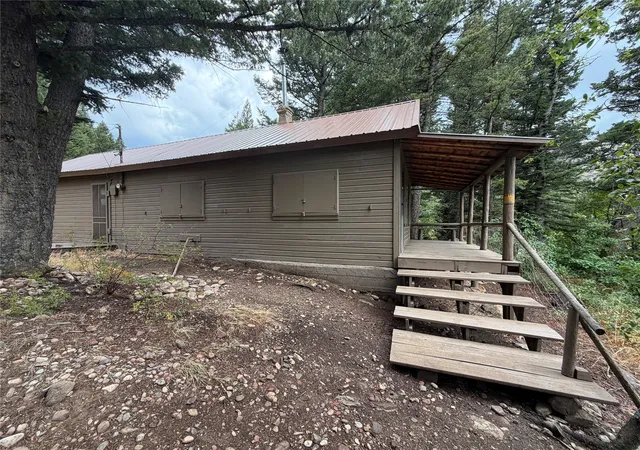 Photo 3 of Single family home for sale at 9268 Beaver Willow Rd, Augusta, MT 59410 | MLS# 30077760 | Listing updated on 2026-09-03