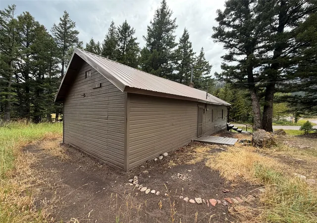 Photo 3 of Single family home for sale at 9268 Beaver Willow Rd, Augusta, MT 59410 | MLS# 30077760 | Listing updated on 2026-09-03
