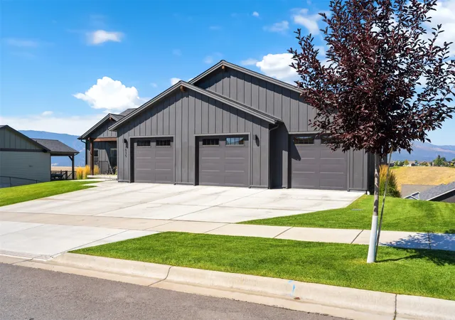 Photo 3 of Single family home for sale at 7035 Guinevere Dr, Missoula, MT 59803 | MLS# 30077206 | Listing updated on 2026-09-23