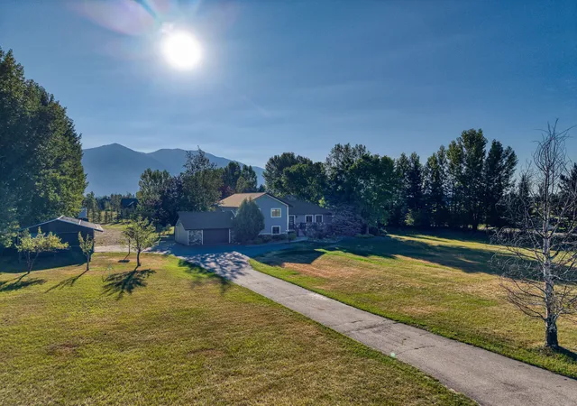 Photo 2 of Single family home for sale at 513 Windfield Ln, Columbia Falls, MT 59912 | MLS# 30077876 | Listing updated on 2026-09-06