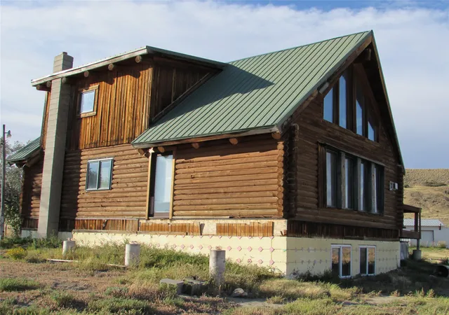 Photo 3 of Single family home for sale at 105 Brandy Wine Ln, Great Falls, MT 59404 | MLS# 30077839 | Listing updated on 2026-09-04
